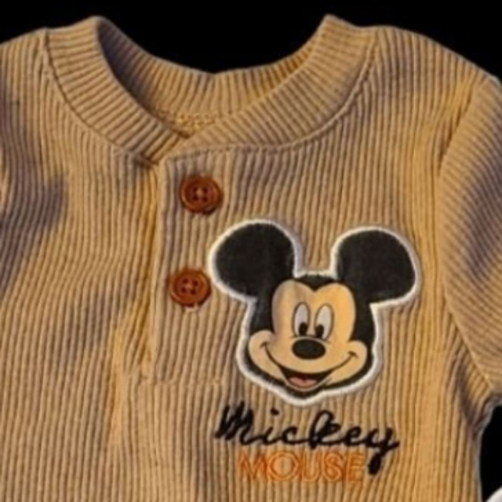 Disney Onesie Mickey Sz 0 - 3 Mos Longsleeved Incl Ten Baby Hangers - Picture 6 of 9